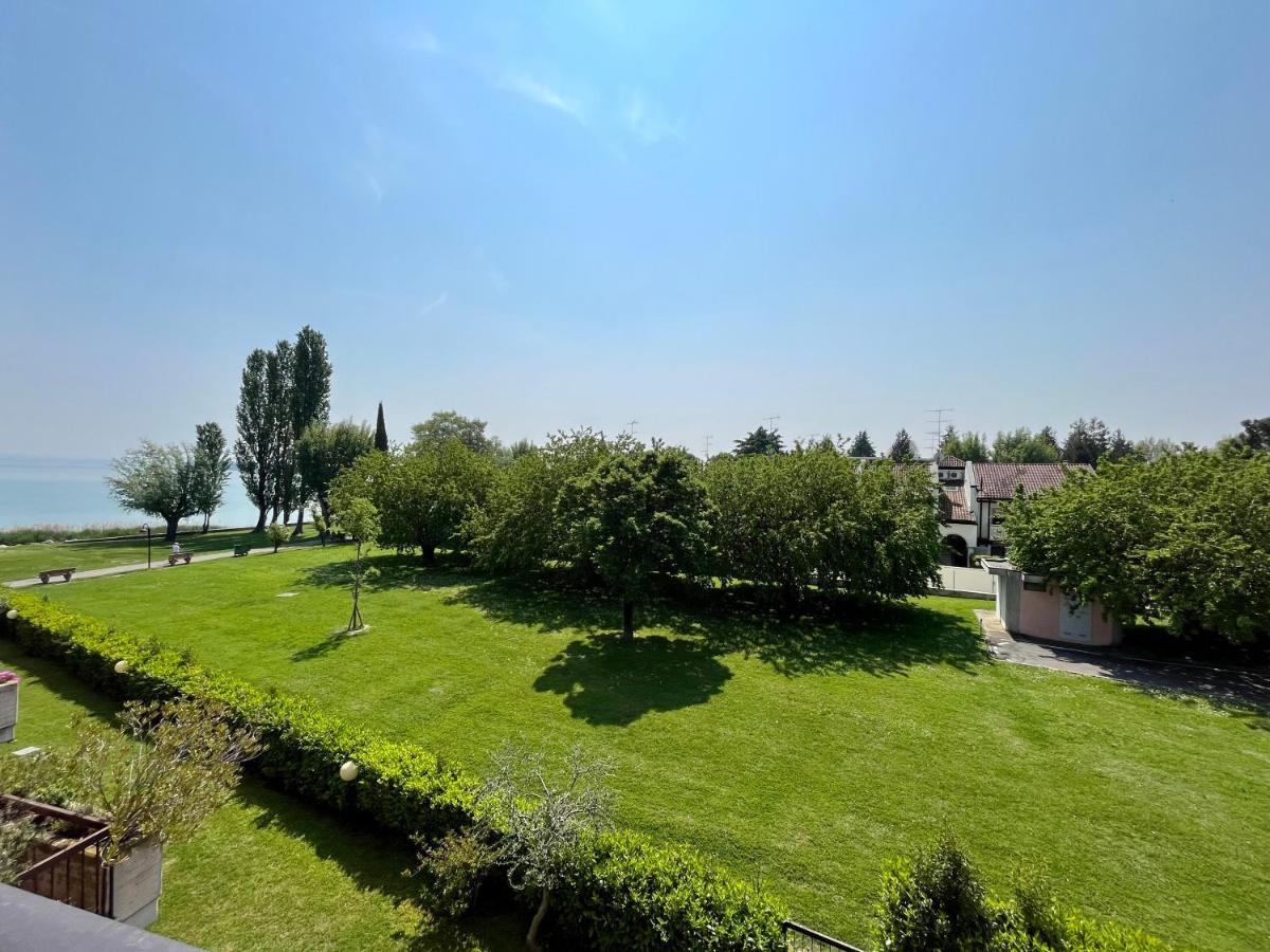 Residence Virgilio Сірміоне Екстер'єр фото